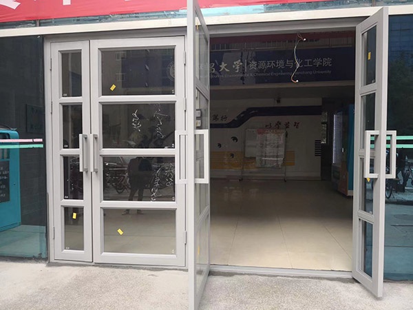 鋁合金地彈簧門